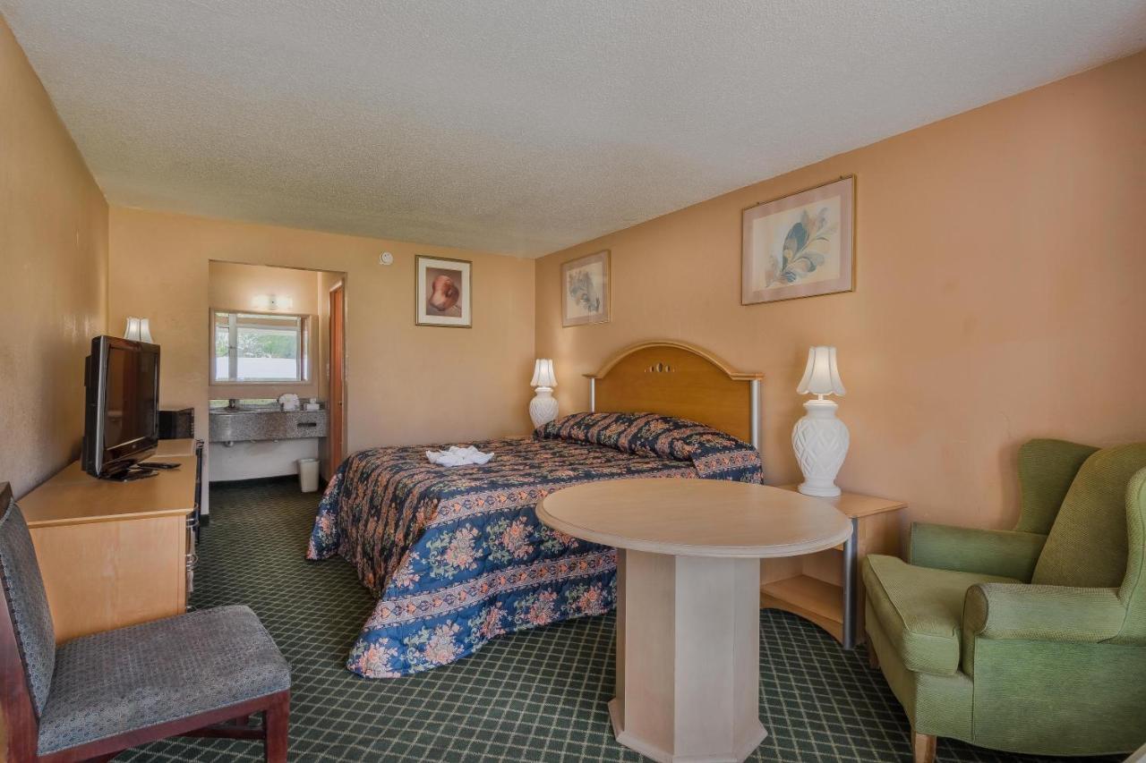 Bayside Inn Pinellas Park - Clearwater ภายนอก รูปภาพ