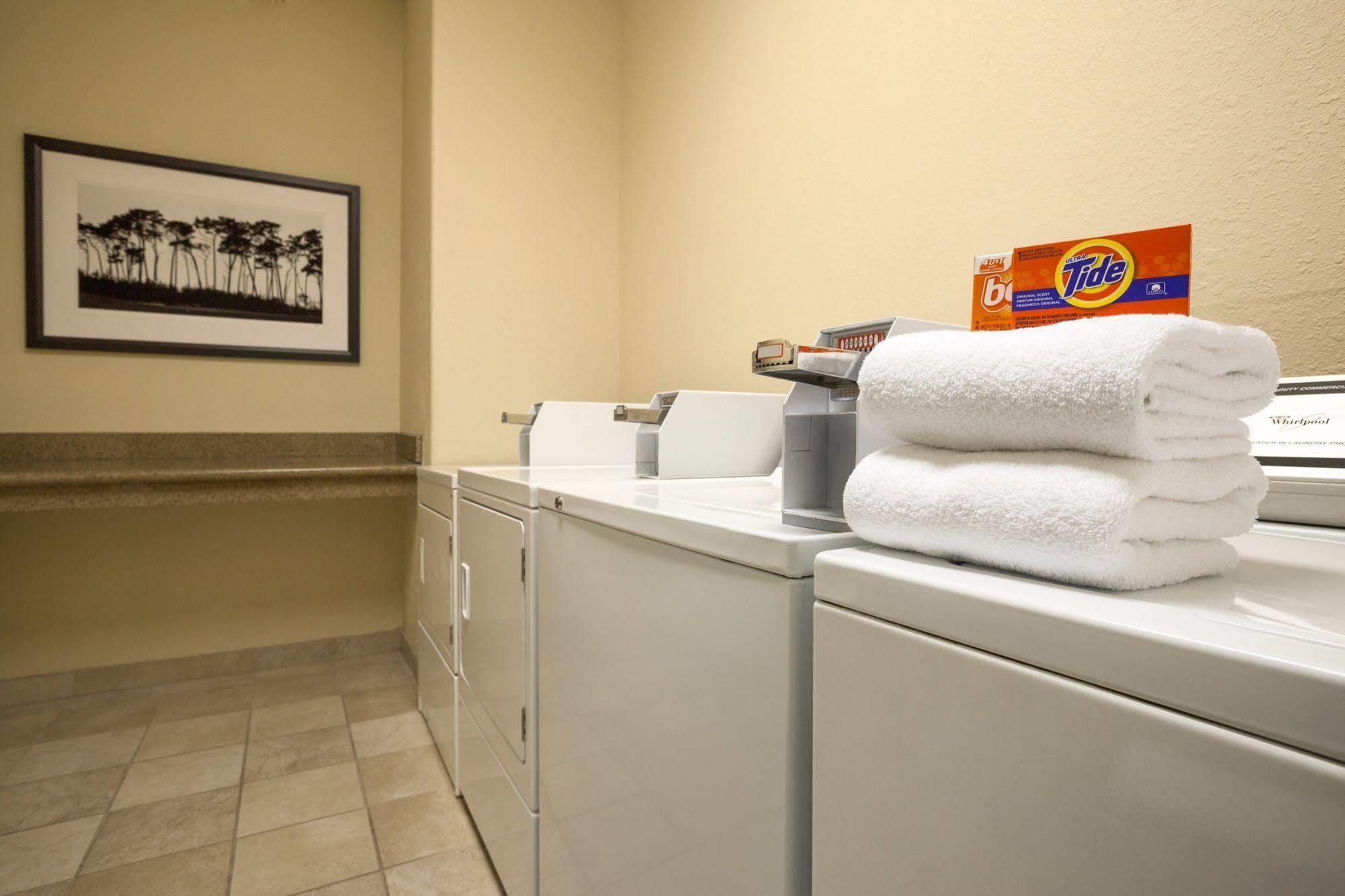 Bayside Inn Pinellas Park - Clearwater ภายนอก รูปภาพ
