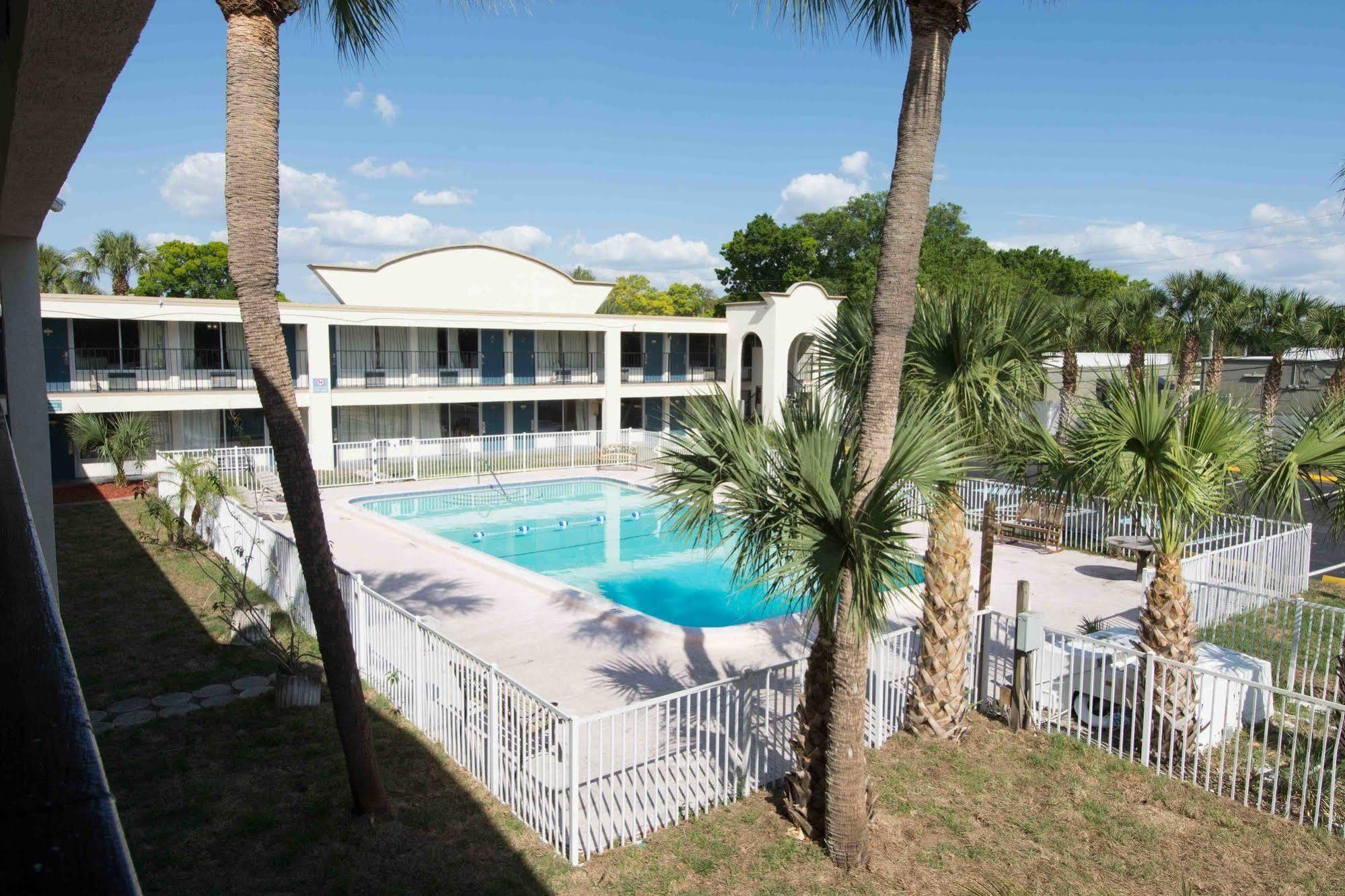 Bayside Inn Pinellas Park - Clearwater ภายนอก รูปภาพ