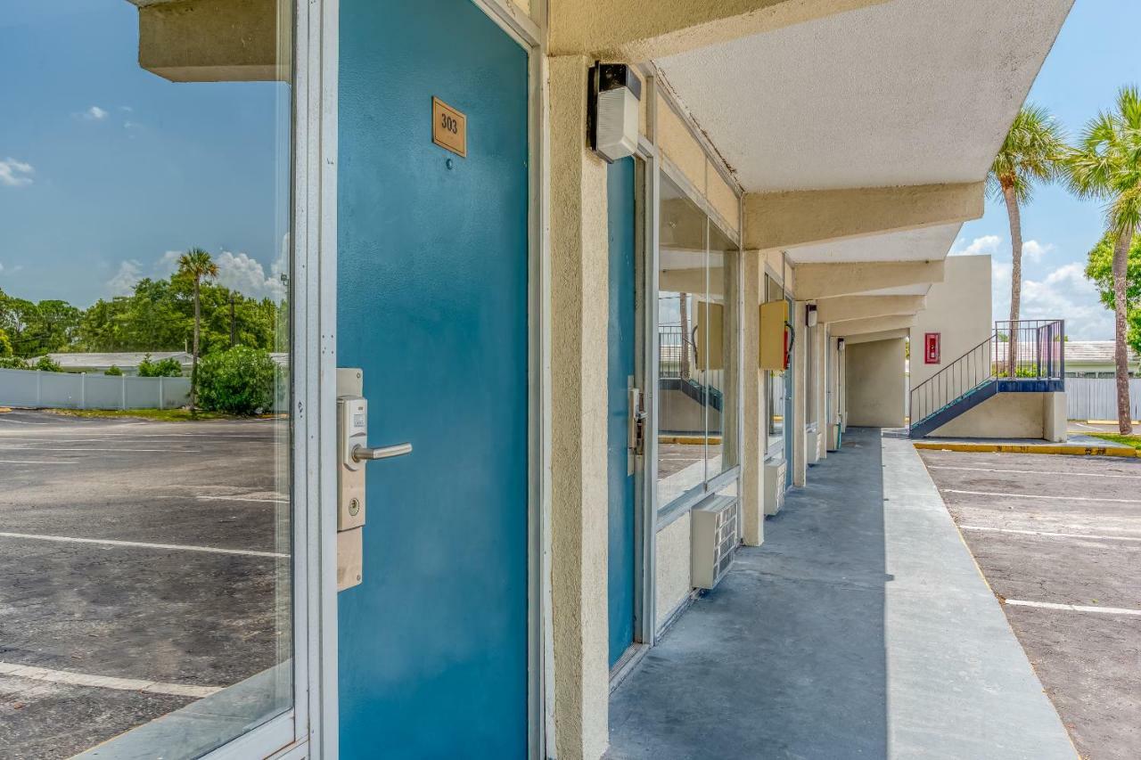 Bayside Inn Pinellas Park - Clearwater ภายนอก รูปภาพ