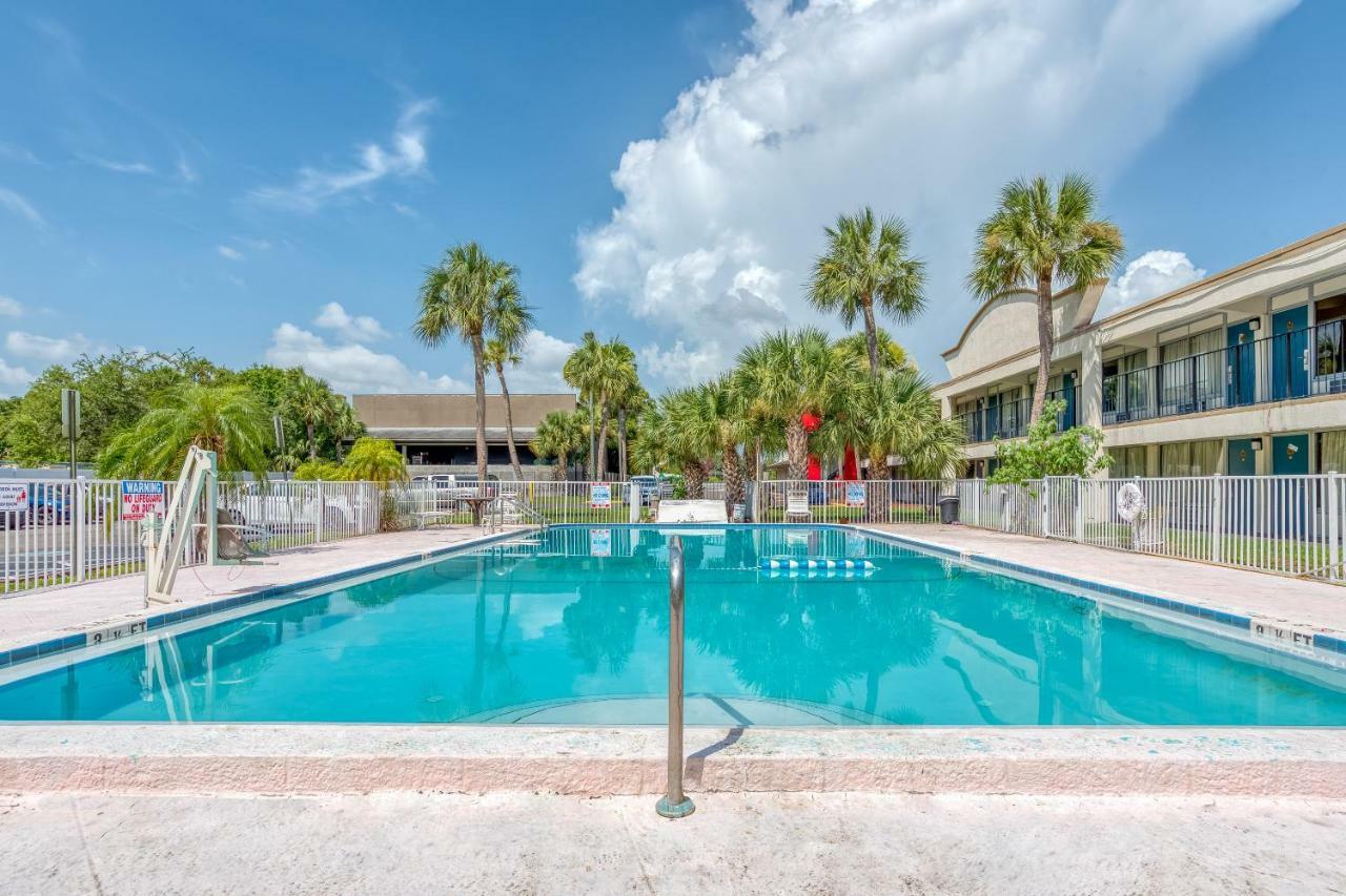 Bayside Inn Pinellas Park - Clearwater ภายนอก รูปภาพ